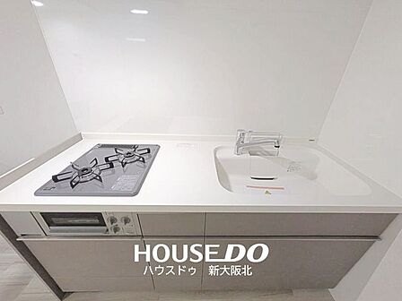 ■壁付きのキッチンは食器棚などの家具を配置する場所が選べるので、お客様に合わせたレイアウトにできます!■デッドスペースができにくいため、リビングやダイニングを広く使えるのも魅力です!