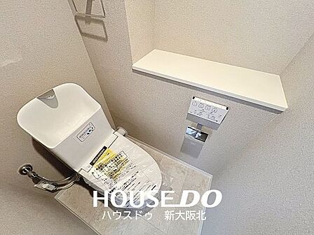 ■年中いつでも快適にご使用いただける温水便座付きトイレ!■壁掛けリモコンがついているので操作もスムーズです!!
