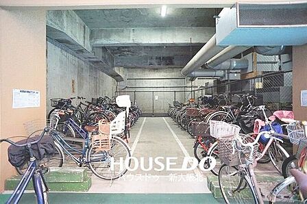 ■屋内の駐輪場!大切な自転車が濡れにくく、錆から守ってくれます!■自転車があると行動範囲が一気に広がって便利ですよね!