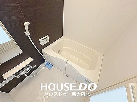 ■広々とした落ち着きのあるバスルームは追炊き機能付きです!■寒い冬でもいつても暖かくお風呂に入れますね♪■キレイなお風呂で一日の疲れをゆっくりと癒してくださいませ!