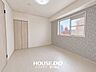 寝室：■全居室収納付き！■お部屋がスッキリ片付くだけでなく、新しく収納棚を買い足す必要がないので、初期費用が抑えられそうですね！
