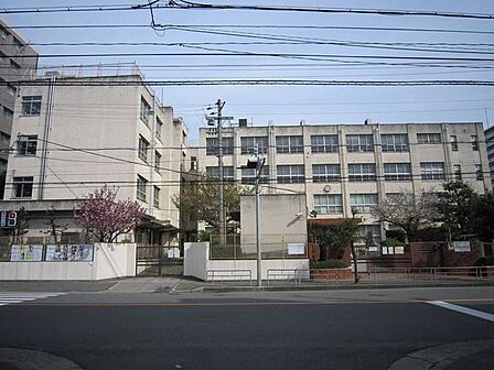 大阪市立新東三国小学校まで180m