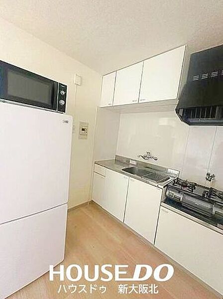 ■壁付きのキッチンは食器棚などの家具を配置する場所が選べるので、お客様に合わせたレイアウトにできます!■デッドスペースができにくいため、リビングやダイニングを広く使えるのも魅力です!