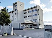 八戸市立西園小学校 710m