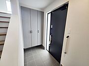 室内(2025年10月)撮影◎本日案内可能◎シューズボックス付きの玄関♪家族の靴がまとめてはいる大容量タイプ◎