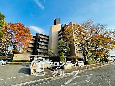 外観:緑あふれる街に佇む、落ち着いた雰囲気のお家です。 外観:緑あふれる街に佇む、落ち着いた雰囲気のお家です。