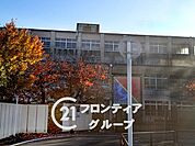 京都市立向島東中学校 徒歩7分。 500m