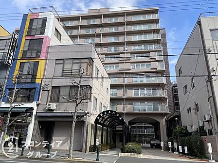 スーパー、コンビニが徒歩圏内のマンションは、日常の買い物が便利で、生活の利便性が高い魅力的な住環境です!