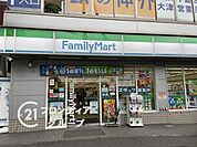 ファミリーマート大津京駅前店 徒歩1分。 80m