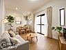 リビング/ダイニング：【家具設置イメージ】リフォーム済み！キッチン・お風呂・トイレ・洗面台新調、外壁屋根塗装、クロス張替、給湯器交換、白蟻点検。約2.5帖納戸・和室付、南面バルコニー。