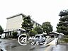 周辺：向日市立向陽小学校 徒歩9分。 700m