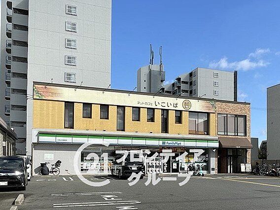 ファミリーマー...