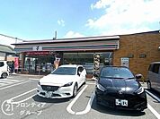 セブンイレブン八幡市男山指月店 徒歩9分。 690m