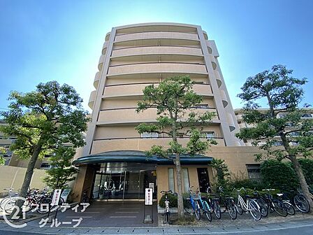 スーパー、コンビニが徒歩圏内のマンションは、日常の買い物が便利で、生活の利便性が高い魅力的な住環境です!