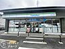 周辺：ファミリーマート伏見小栗栖店 徒歩2分。 120m