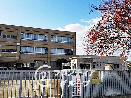 宇治市立岡屋小学校 徒歩19分。 1500m