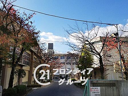 宇治市立岡屋小学校 徒歩19分。 1560m