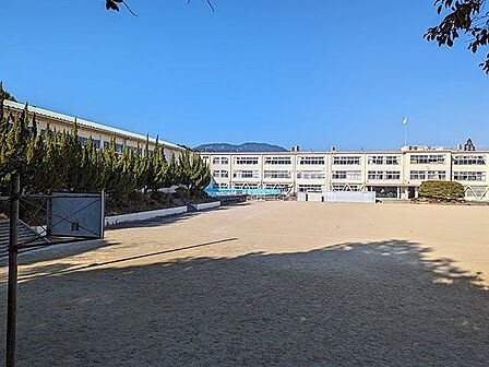 大津市立長等小学校 徒歩18分。 1410m