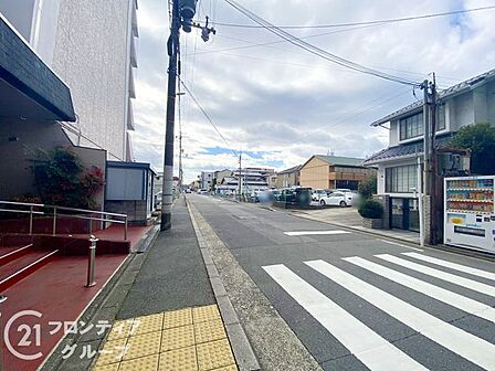写真だけではわからない採光・広さ・周辺環境の実感は、実際に足を運んでみることが一番です。ご見学はいつでもご予約いただけます