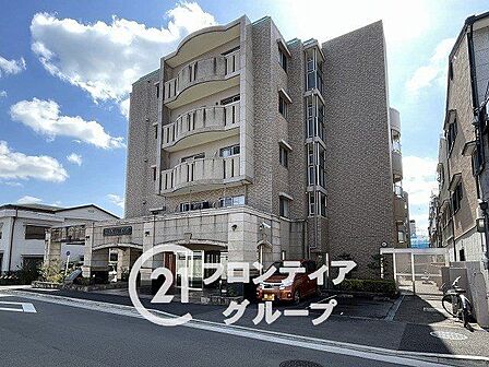 資金計画や住宅ローンのしくみなど、購入前に知っておきたいことをわかりやすくご説明しています。まずはお気軽にお問い合わせください
