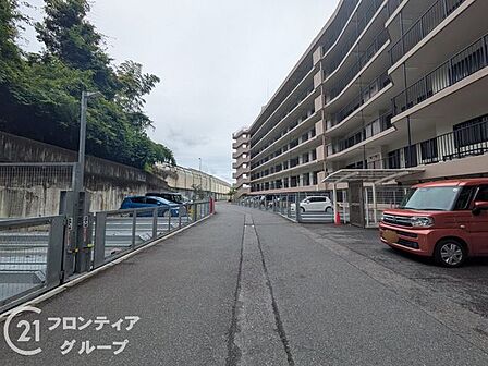 はじめてのご相談でも、経験豊富なスタッフが丁寧にお話を伺います。住まいのことで気になることがあれば、いつでもお声がけください