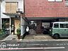 エントランス：毎日通る場所だからこそ、美しさと機能性にこだわりたいですよね！洗練された意匠が施されたエントランスは、これから始まる上質な暮らしへの期待感を優しく高めてくれますね！