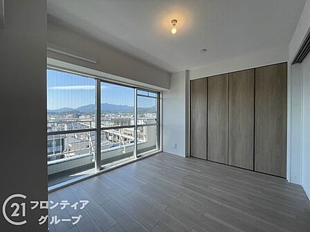 住まい選びは、価格や立地だけでなく、将来の暮らし方まで含めて考えることが大切です。今の段階で気になっていることを、まずスタッフに話してみてください