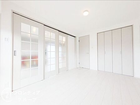 住まい選びは、価格や立地だけでなく、将来の暮らし方まで含めて考えることが大切です。今の段階で気になっていることを、まずスタッフに話してみてください