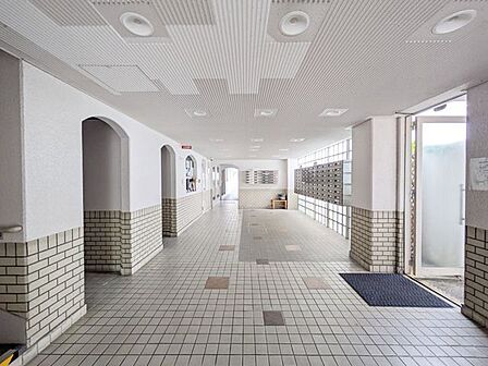 はじめてのマイホーム購入は、わからないことだらけで当然です。資金計画から物件選びまで、順を追ってスタッフが一緒に考えていきます