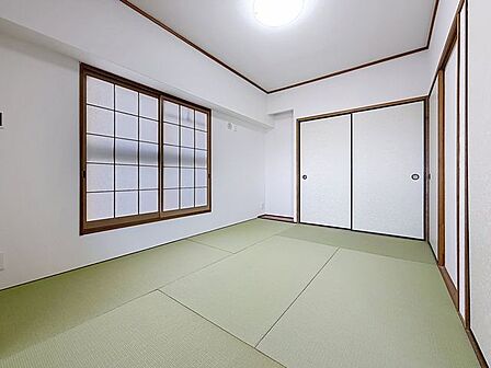 LDK横の和室は寝室や来客時などあらゆる用途で使用できます