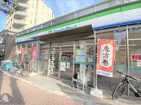ファミリーマート大森山王 80m