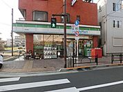 ファミリーマート 317m