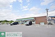 ファミリーマート西大泉四丁目店 徒歩2分。コンビニ 90m