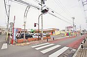 スーパービッグ原町店 徒歩4分。 250m