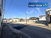 前面道路含む外観