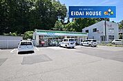 ファミリーマート川平一丁目店 徒歩2分。 150m