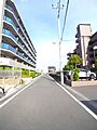 前面道路は人通...