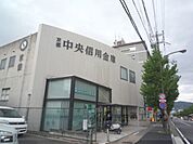 京都中央信用金庫　常盤支店まで950メートル