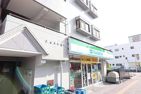 画像11:ファミリーマート　ナカムラ伝馬町店