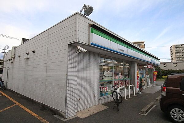 画像23:ファミリーマート　中川好本町店