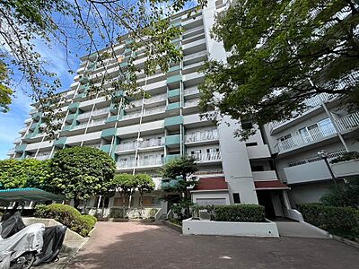 外観：【本日ご内覧可能】令和６年３月リフォーム済！綺麗なお住まいで、気持ちのいい新生活をここで始めませんか♪