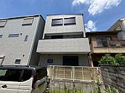 玄関にシューズボックスありますよ♪玄関周りもスッキリ片付きますね！