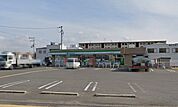 ファミリーマート岸和田並松店