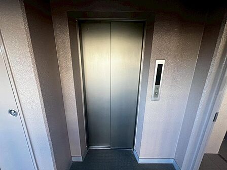 【エレベーター】荷物が多い日も楽々にお部屋に持っていけますね!