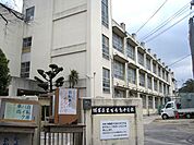 東百舌鳥中学校まで徒歩１９分