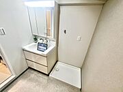 シャワー付き洗面台です！毎日の身支度も楽々ですね！