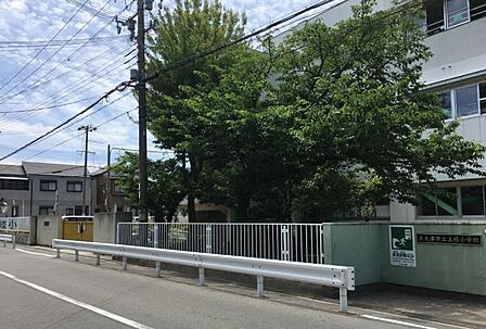 泉大津市立上條小学校まで徒歩11分