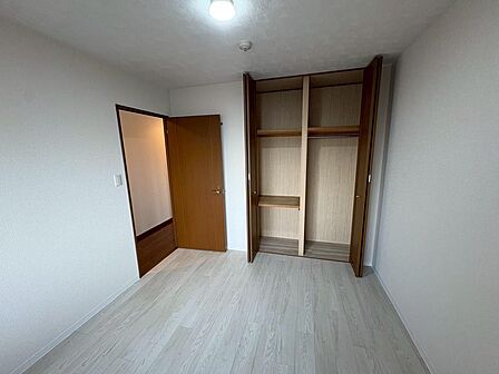 全居室収納有りますので、収納場所に困らず綺麗な室内をたもてますね!
