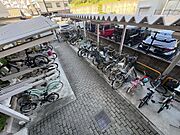 【駐輪場】屋根ございますので、雨で自転車が濡れないのは、嬉しいポイントですね！