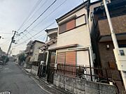 窓には雨戸が備え付けで防災面でもしっかりガード♪